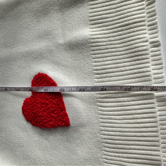 Heart Patterned Crew Neck Sweater - Cream and Red- M, L, XL - Picture 5 of 8